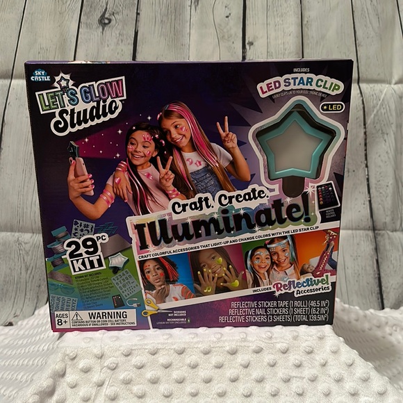 NEW! LET’S GLOW STUDIO. Craft. Create. Illuminate! LED. 29pc kit. Age 8+ - Picture 2 of 14